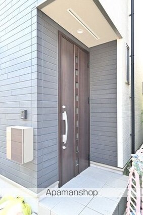 台東区根岸三丁目戸建[3LDK/70.33m2]のエントランス