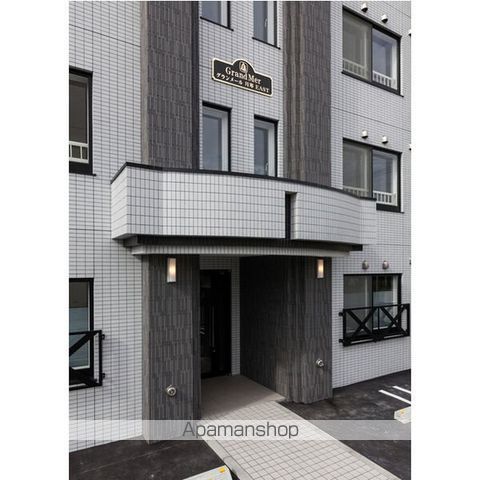 グランメール月寒EASTの玄関写真