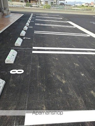 ルミエール応神Ⅰ[1R/30m2]の駐車場1