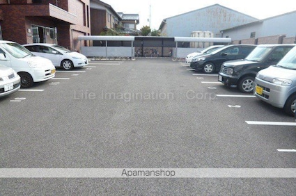 ＭＡＩＳＯＮ　ＰＬＡＺＡ[3LDK/66.5m2]の駐車場