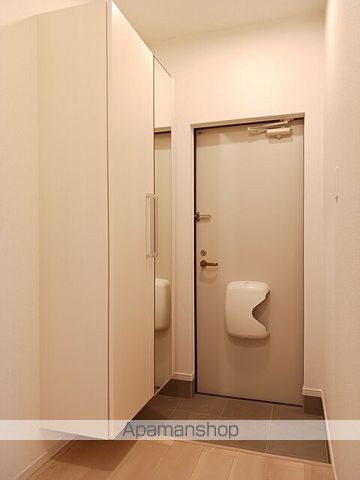 アーモンドアイの内装写真
