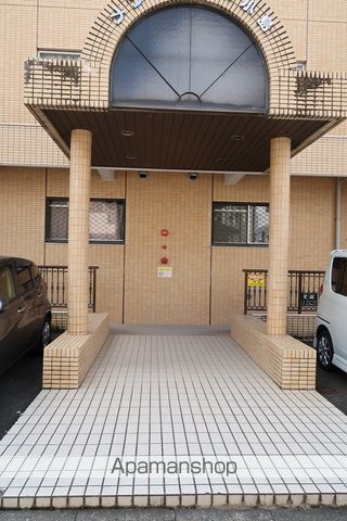メゾンドール小島の玄関写真