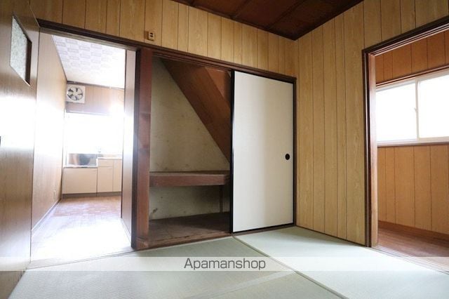 近鉄橿原線 近鉄郡山駅 徒歩15分 2階建 築58年の内装写真