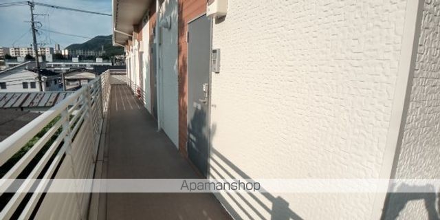 レオネクスト萩ヶ丘の玄関写真