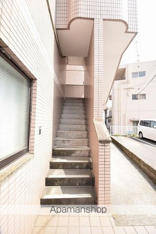 シャンポール南郡元の玄関写真