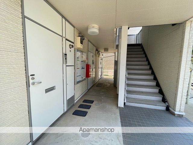 レオパレストウィンクル妙典Cの玄関写真