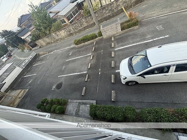 レオパレスSSの玄関写真
