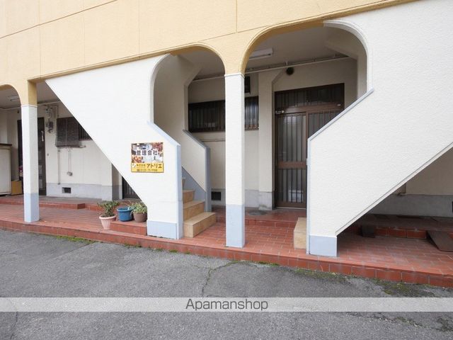 大繁ハイツの玄関写真