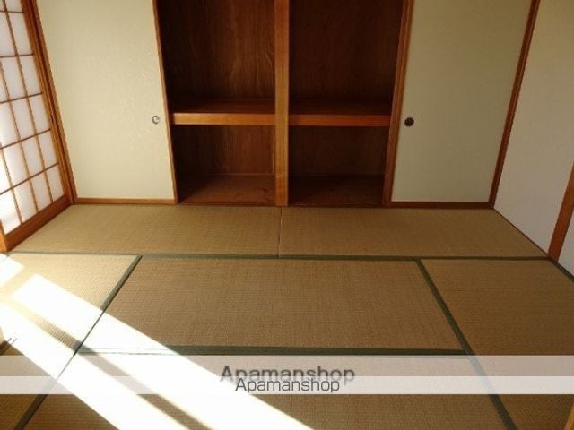 ニューハイツ綾の内装写真