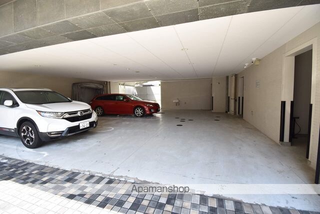 ウェスティン鉄砲町[1K/40m2]の駐車場