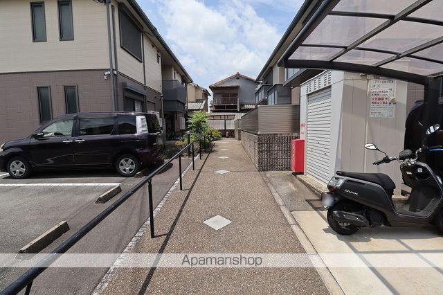 ファミール吉川の玄関写真