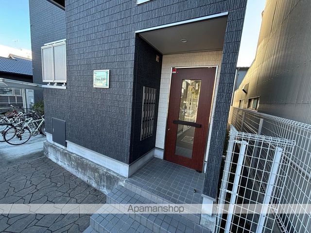 グラディオ岩塚の玄関写真