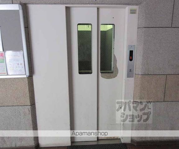 プルーリオン勧修寺の外観写真