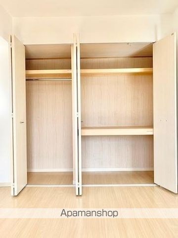 コンフォール博多駅南の内装写真