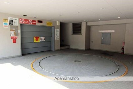 コンフォリア原宿[1LDK/37.99m2]の駐車場