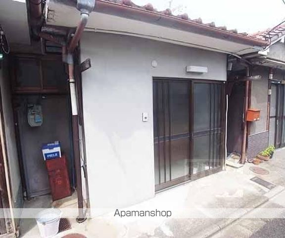西院春栄町貸家の外観写真