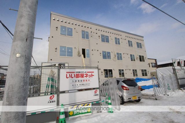 フラワーマンション中央図書館前の外観写真