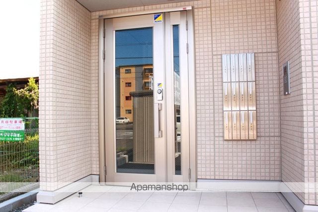 サニープレイス鶴崎の玄関写真