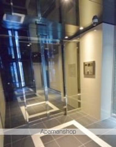 ジェノヴィア東日本橋駅前グリーンヴェールの玄関写真