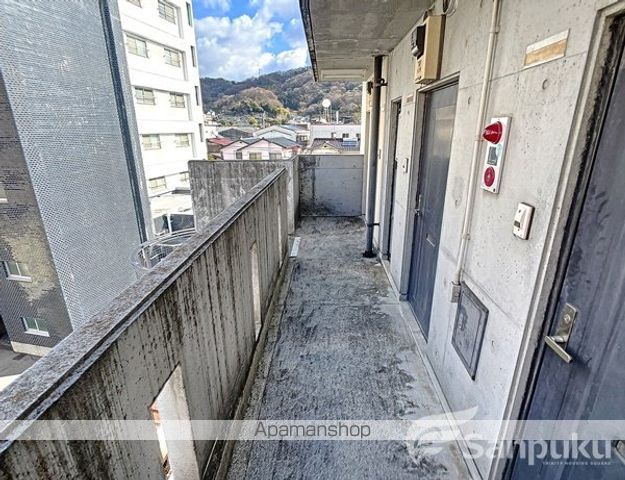 メゾンミヤザキ山越の玄関写真