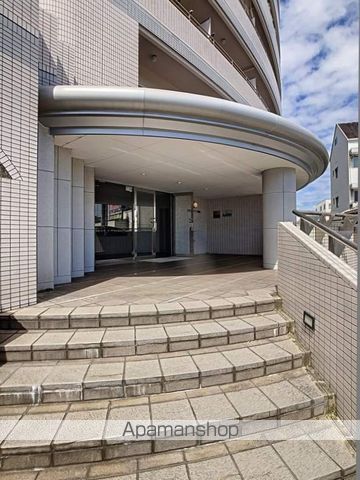 エクセルメゾン岡山の玄関写真