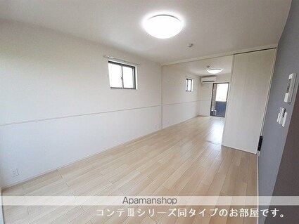 フルール彦根[1LDK/45.8m2]のリビング・居間