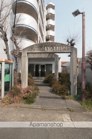 シャンポール並木の玄関写真