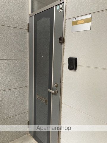 グランドジュレー浜松町の玄関写真