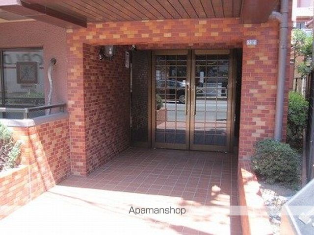 セザール立川B館の玄関写真