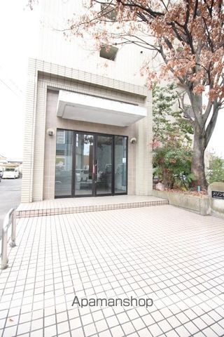 メゾン神宮寺の玄関写真
