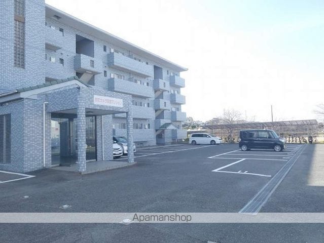 ウインクス光岡の玄関写真
