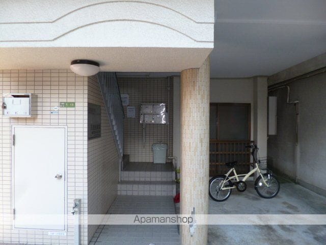 ホワイトハウス城東の玄関写真