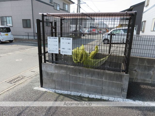 エクレール・アイ B棟の玄関写真