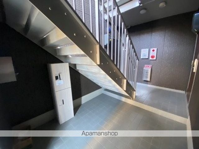 KーFIELD IIの玄関写真