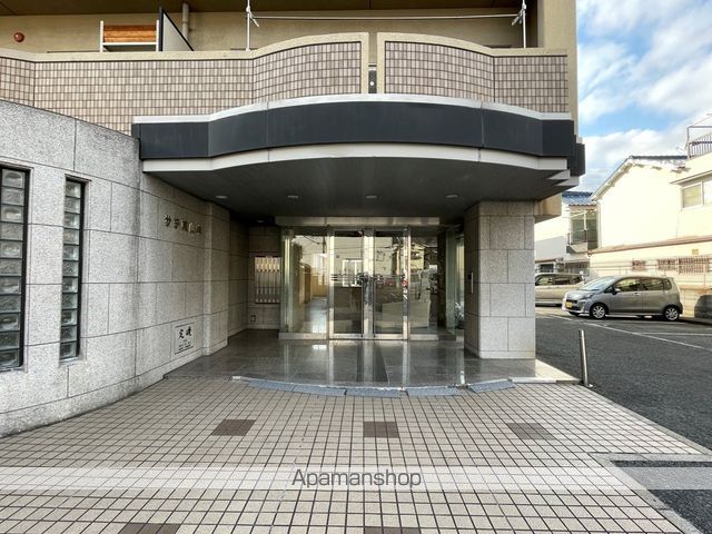 サチ東山本の玄関写真