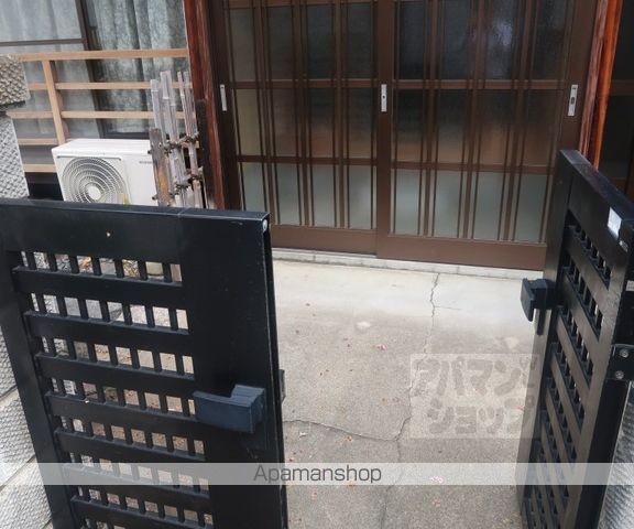七条御所ノ内北町貸家の玄関写真