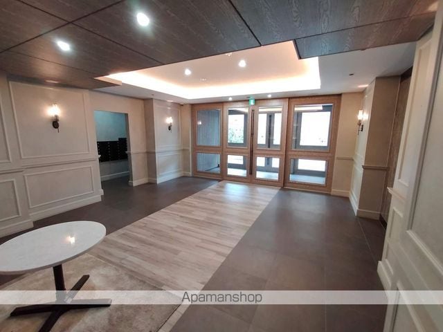 SK RESIDENCES 放出の玄関写真