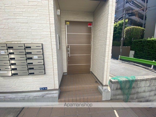 クレイノラ・プルミエールの玄関写真
