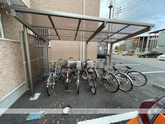 クレストコート公園前の外観写真