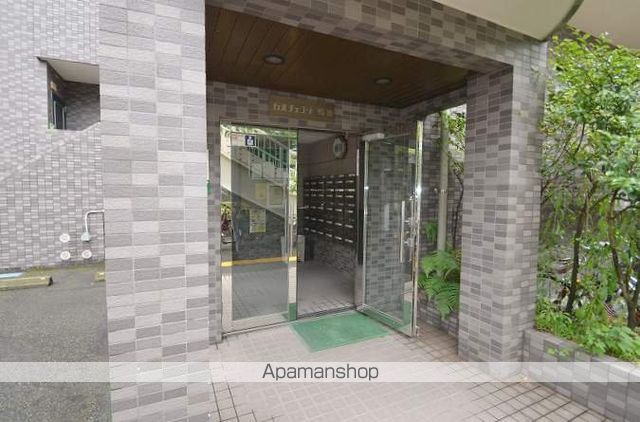 カルチェコート鴨池の玄関写真