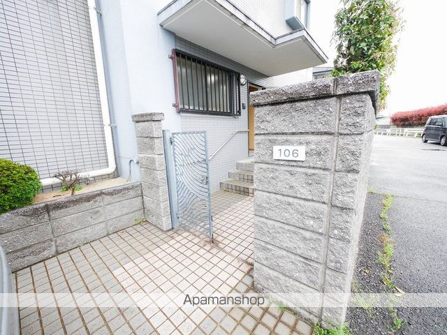 リファレンス県立大前IIの玄関写真