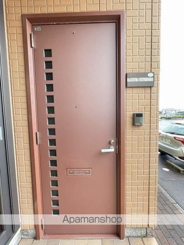 富山地鉄本線 東新庄駅 徒歩18分 2階建 築24年の玄関写真