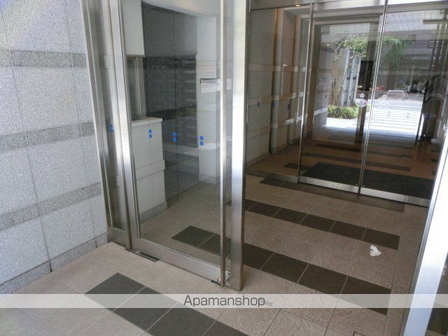PROUD FLAT新大阪の玄関写真