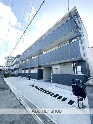 クレセント江坂の外観写真
