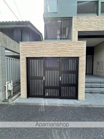 フォートイースト筒井の玄関写真