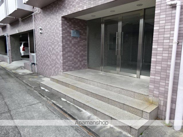 BELONG香里園の玄関写真