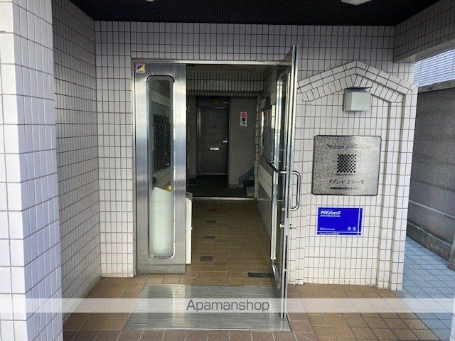 メゾン・ド・エティークの玄関写真