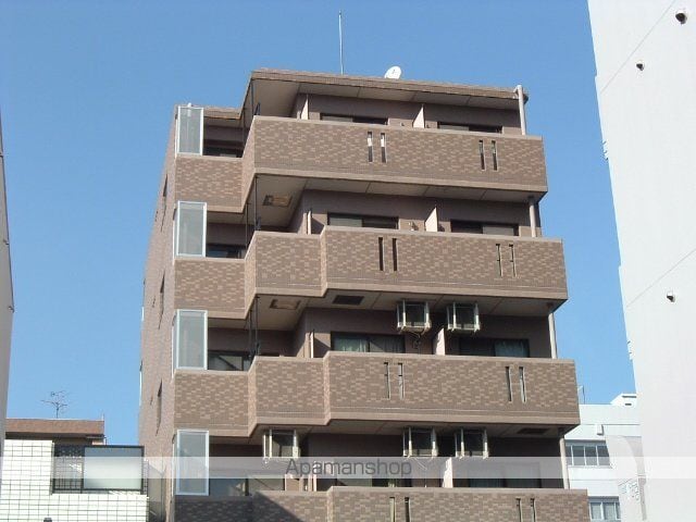 ライジング泉の外観写真
