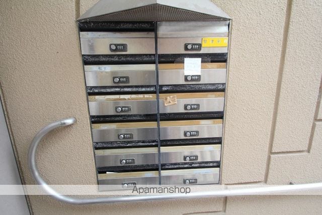 ヴァストネス東泉丘の玄関写真