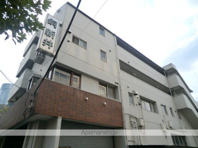 アライハイツの玄関写真